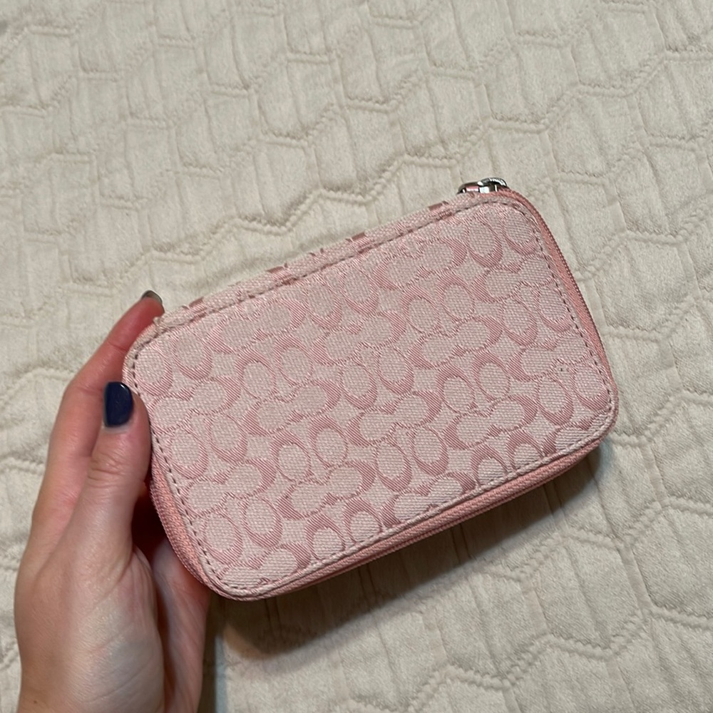 Coach jewelry organizer - pink